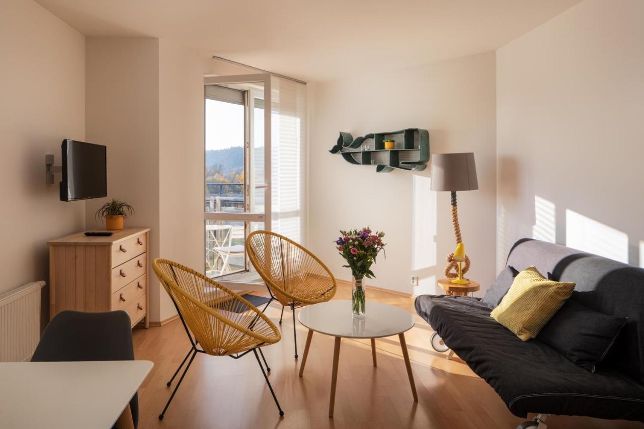 Sunny Apartment In Modrany By Prague Days Εξωτερικό φωτογραφία