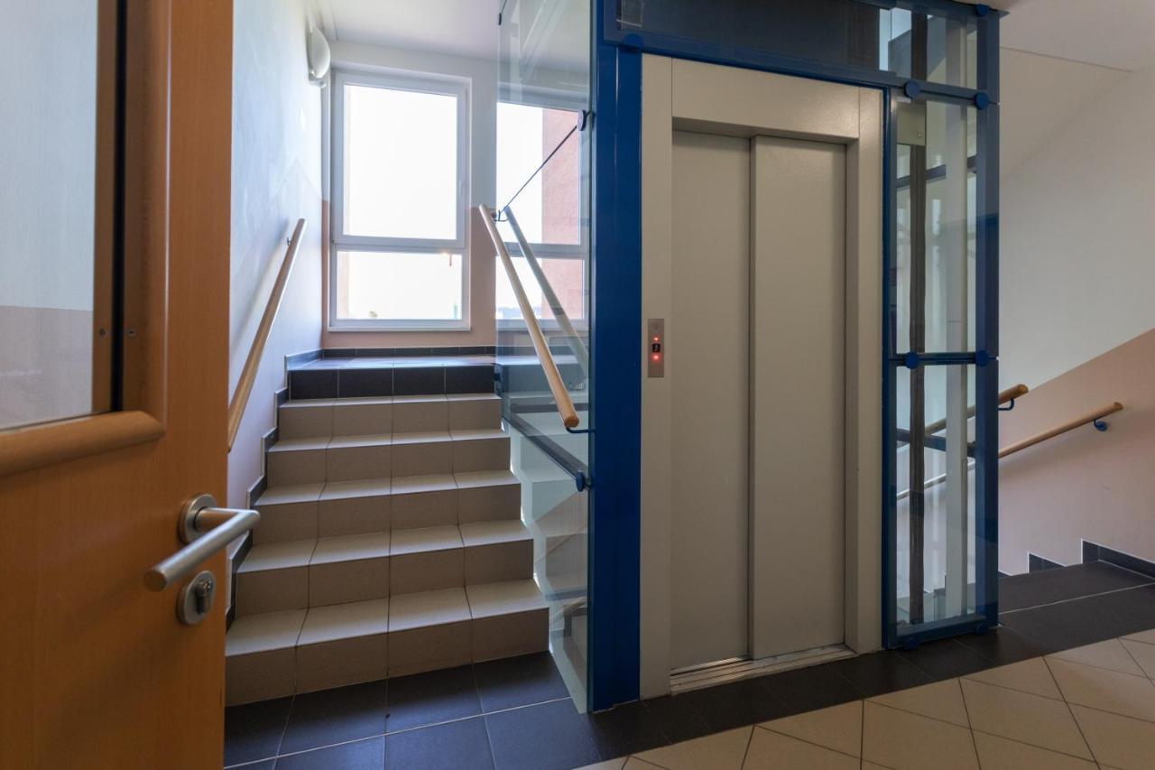 Sunny Apartment In Modrany By Prague Days Εξωτερικό φωτογραφία