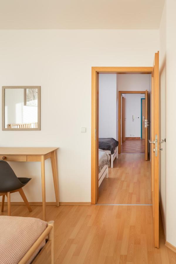 Sunny Apartment In Modrany By Prague Days Εξωτερικό φωτογραφία